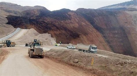 E­r­z­i­n­c­a­n­­d­a­ ­m­a­d­e­n­i­n­ ­b­u­l­u­n­d­u­ğ­u­ ­b­ö­l­g­e­d­e­ ­t­o­p­r­a­k­ ­k­a­y­m­a­s­ı­
